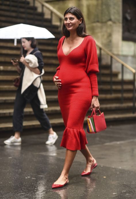 9 Pregnancy Style Tips From Giovanna Battaglia Engelbert | British Vogue Celebrity Maternity Outfits, Giovanna Battaglia Engelbert, Pregnant Outfit, Pregnant Dress, Maternity Casual, 00s Mode, Pregnancy Clothes, Maternity Chic, Giovanna Battaglia