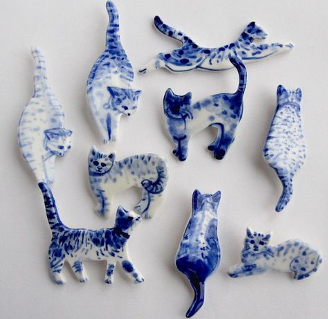 Ceramic Cats, Blue And White China, Cat Brooch, Cat Jewelry, Blue China, Ceramic Jewelry, Hand Painted Porcelain, Ceramic Clay, Clay Projects