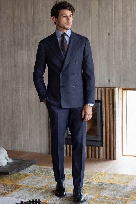 7 Types of Shirt Every Man Should Have In Their Wardrobe Blue Coat Pant, Double Breasted Suit Men, Formal Suits Men, Formal Wedding Suit, Types Of Suits, Graduation Suits, Stylish Mens Suits, Suits Men Business, Classy Suits