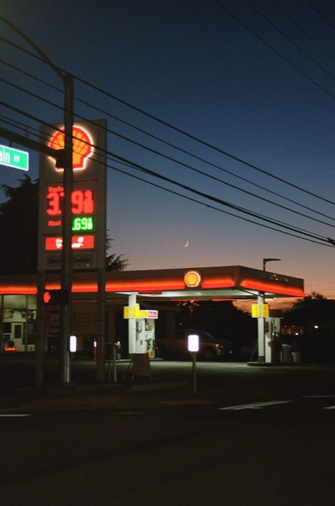 Gas Station At Night, Shell Gas Station, Night Drives, Petrol Station, Night Scenery, Arte Obscura, Deja Vu, Arte Sketchbook, Night Driving