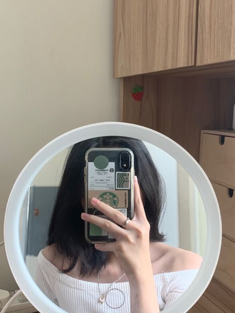 Girl Without Face, Girls Mirror, Best Friend Gifs, Korean Girl Fashion, Girl Short Hair, Beauty Skin Care Routine, Photo Styling, Cute Selfie Ideas, How To Draw Hair