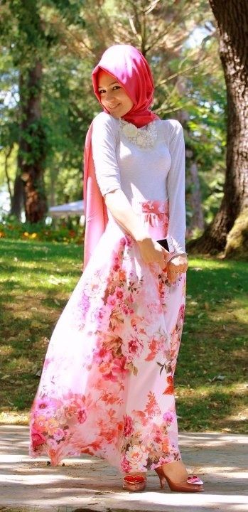 Hijab Outfits for Teenage Girls - 20 Cool Hijab Style Looks How To Wear Hijab, Pink Hijab, Estilo Hijab, Hijab Abaya, Modest Apparel, Modest Clothes, Hijab Look, Hijab Collection, Hijab Styles