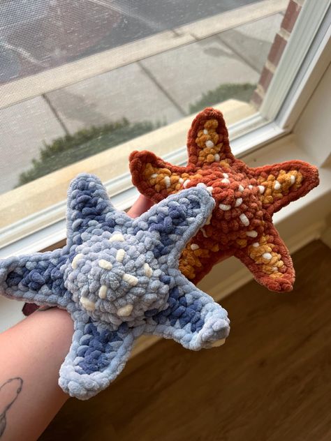 Welcome to my shop of handmade items! This is a crocheted plush starfish! Thank you so much for taking the time to look at my products, I hope you find something you like!  The original pattern design for this item is by Sweet Creek Patterns Crocheted items are delicate and should not be near sharp objects. Crochet Starfish Pillow, Crochet Products Ideas, Cute Winter Crochet Ideas, Crocheted Sea Creatures, Small White Crochet Projects, Ocean Crochet Ideas, Ocean Crochet Patterns Free, Crochet Shop Ideas, Crochet Ideas Summer