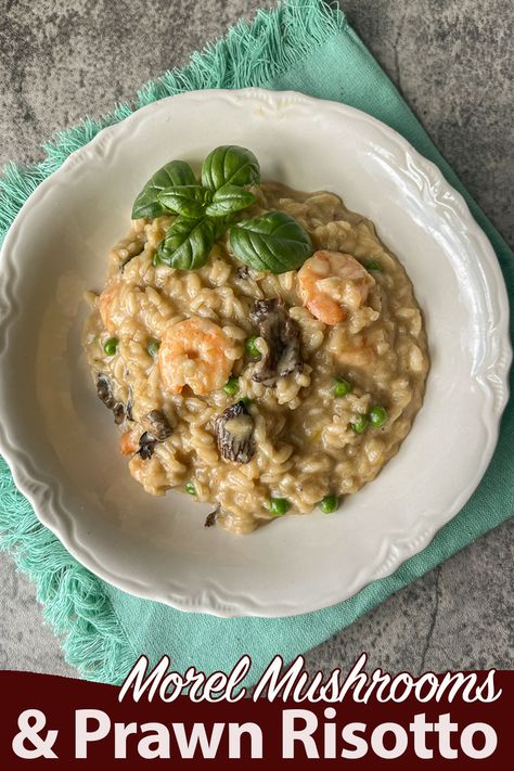 a plate of mushroom and shrimp risotto Assyrian Recipes, Mushroom And Pea Risotto, Prawn Risotto, Morel Mushroom Recipes, Shrimp Mushroom, Mushroom Rice Recipes, Creamy Risotto, Shrimp Risotto, Barley Risotto