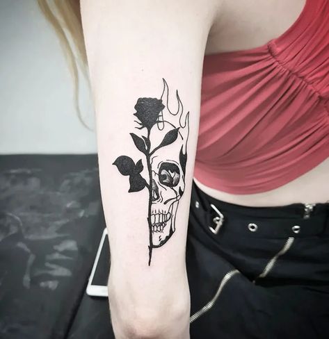 17 Baddie Arm Tattoos: Express Your Individuality with Bold Designs 5 Arm Tattoo Baddie, Badass Girl Tattoos, Baddie Tats Arm Sleeve, Baddie Tats Arm, Baddie Arm Tattoos, Tattoo Baddie, Baddie Tats, Fierce Tattoo, Lower Arm Tattoos