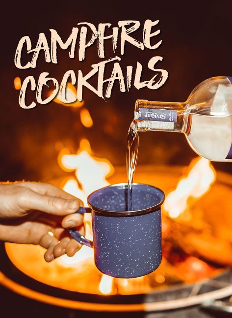 5 Campfire Cocktails: Recipes to Warm You up This Winter Winter Campfire Party, Christmas Bonfire Party, Easy Camping Cocktails, Hot Cocktails Winter, Bonfire Cocktails, Winter Bonfire Party Ideas, Camping Drinks Alcohol, Glamping Meals, Bonfire Drinks