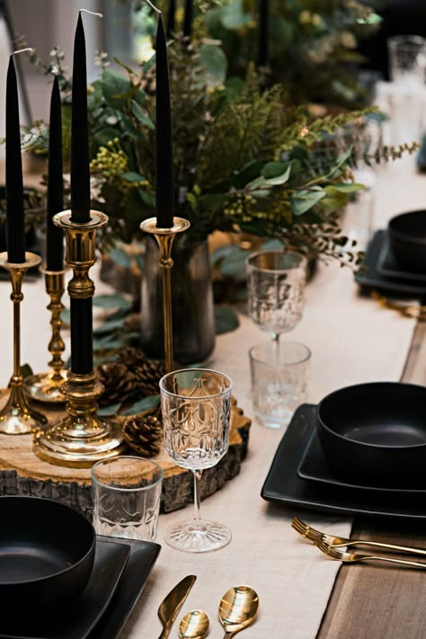 How to Style a Dinner Party Tablescape for the Holidays and Beyond - Avenue Calgary Moody Christmas Table Setting, Masculine Dinner Table Decor, Christmas Tablescapes Modern, Formal Dinner Decoration Ideas, Black Christmas Tablescape, Place Setting With Bowl And Napkin, Christmas Table Settings Black And Gold, Dark Christmas Tablescape, Thanksgiving Table Settings Black Plates