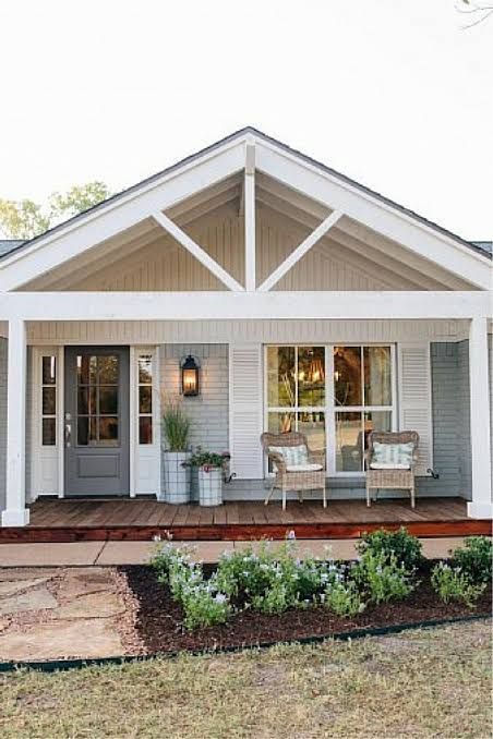 Porch Ideas for Every House Style House Front Porch, Porch Remodel, Porch Addition, Building A Porch, Front Porch Design, Casa Country, Farmhouse Front Porches, Front Porch Ideas Curb Appeal, Casa Vintage