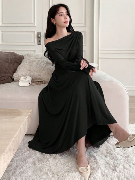 Women's Oblique Shoulder Asymmetrical Hem T-Shirt And Flowy Skirt Set Black Elegant    Plain  Slight Stretch  Women Clothing, size features are:Bust: ,Length: ,Sleeve Length: Elegant Black Dress Aesthetic, Flowy Dress Aesthetic, Family Gathering Outfit, Black Dress Flowy, Flowy Outfit, Flowy Outfits, Black Dress Aesthetic, Black Flowy Dress, Elegant Black Dress