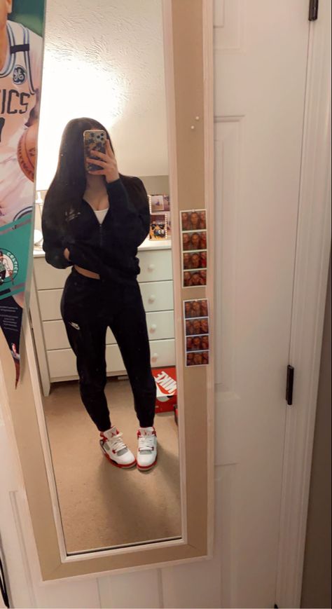 #nike #nikesneakers #sweatpants #sweatshirt #jordan4s #jordansforwomen #ootd #outfits #highschooloutfits #schooloutfits #fitcheck #outfitoftheday #outfitideas #outfitinspiration Styling Nike Sweatpants, Sweatpants Outfit With Jordans, Sweatpants Jordans Outfit, Outfits W Black Sweatpants, Zip Up And Sweatpants Outfit, Nike Hoodie And Sweatpants Outfit, School Outfits Black Sweatpants, Jordan Sweatpants Outfit, How To Style Black Nike Sweatpants