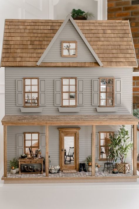 Dollhouse Decorating, Dollhouse Design, Saltbox Houses, Doll House Plans, Mini Doll House, Doll House Crafts, Dollhouse Projects, Model House, Willow Creek