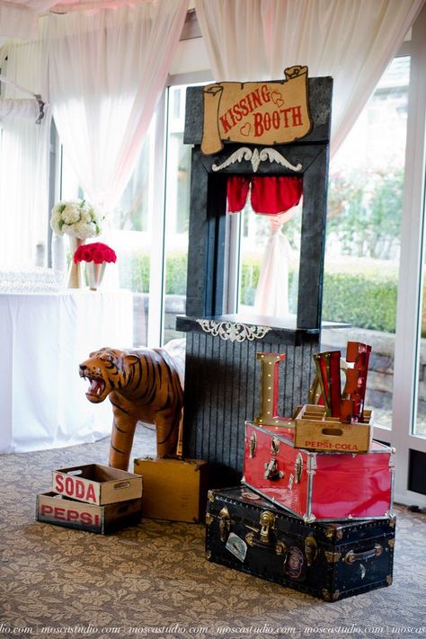 Vintage Bridal Shower Ideas, Carnival Wedding Theme, Vintage Carnival Wedding, Carnival Decor, Vintage Circus Theme, Cirque Vintage, Circus Vintage, Theme Carnaval, Vintage Circus Party