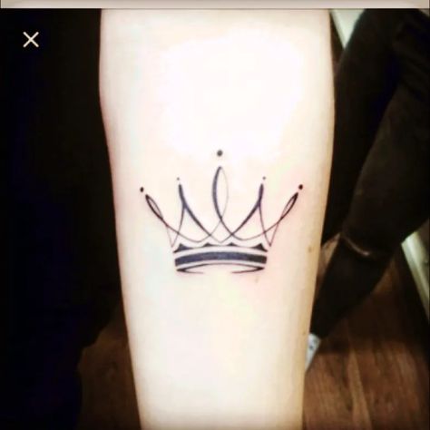 Tattoo uploaded by The_Amazon | #crown #queen | 281431 | Tattoodo King Crown Tattoo, Queen Crown Tattoo, Small Crown Tattoo, Datum Tattoo, Crown Tattoos For Women, Small Wave Tattoo, Tato Dengan Makna, Tato Jari, Small Crown