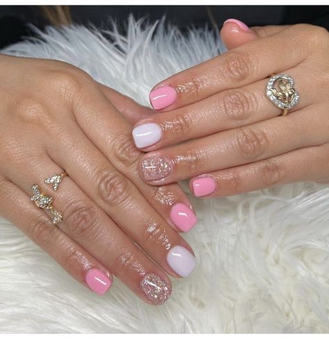 Light Pink And Sparkle Nails, Gel Short Nails Ideas Classy, Pink And Glitter Nails Short, Shalak Nail Ideas, Natural Nails With Gems, Labor Nails, Pink Skittles, Light Pink Nails Short, Gel Manicure Short