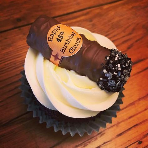 Havana Nights Cake For Men, Cigars And Cognac Party Ideas, Cognac And Cigars Party, Bourbon And Cigars Party, Cigars And Whiskey Party, Whiskey Theme Party, Joe Burrows, Best Birthday Ideas, Guinness Cupcakes