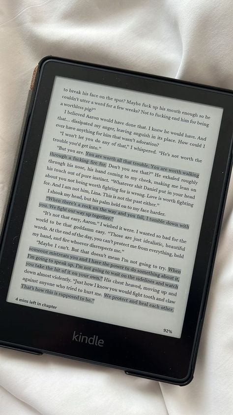 click to purchase #kindle #reading #booktok Kindle Paperwhite (16 GB) – Now with a larger display, adjustable warm light, increased battery life, and faster page turns – Black Kindle Aesthetic, Tablet Amazon, Books Lover, Books Ideas, Computer Gifts, Digital Reading, Amazon Devices, Life Aesthetic, Kindle Paperwhite