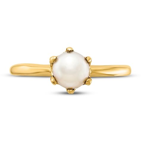 A lustrous freshwater cultured pearl fills the delicate center of this incomparable women's ring, fashioned in 14K yellow gold. Cultured Pearl Ring, Jared The Galleria Of Jewelry, Pearl Ring, Future Wedding, Women Rings, Fresh Water, Yellow Gold, Ring, Yellow