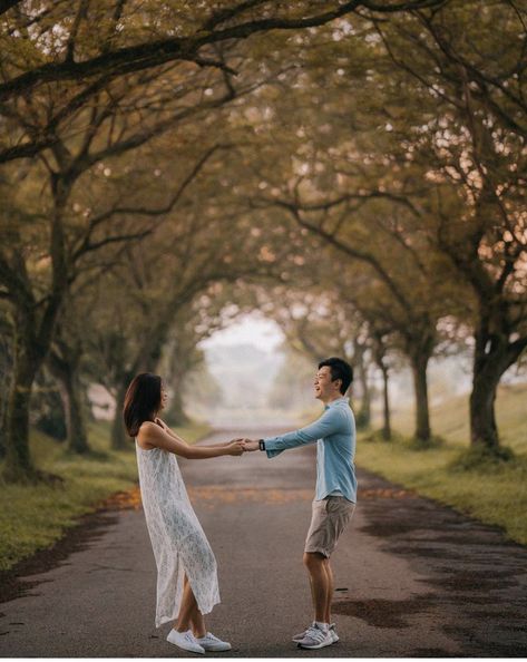 Road Pre Wedding Shoot, Casual Prewedding, Urban Shoot, Prenuptial Photoshoot, Prenup Shoot, Prenup Ideas, Prewedding Shoot, Photoshoot Outdoor, Pre Wedding Shoot Ideas