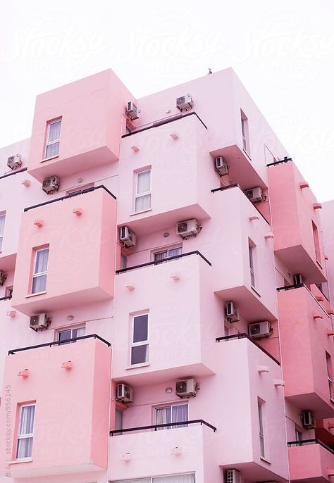 pink building Tout Rose, Fotografi Urban, Pastel Pink Aesthetic, Design Exterior, Pink Houses, Everything Pink, Pink Walls, Pink Love, Pastel Aesthetic