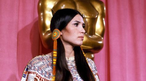 Sacheen Littlefeather, Native American Actress, Don Corleone, Native American Ancestry, Best Actor Oscar, Image Positive, Epic Film, Acceptance Speech, Roger Moore