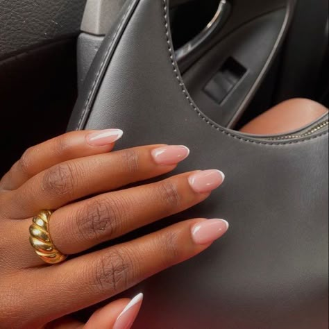 Short Nail For Black Women, Simple Almond Nails Black Women, Short Narrow Almond Nails, Summer Birthday Nails 2023, Gel Polish Black Women, Glazed Donut Nails Black Skin, Almond Shape Nails Black Women, Elegant Nails Classy Simple Almond, Almond Nails Simple Classy