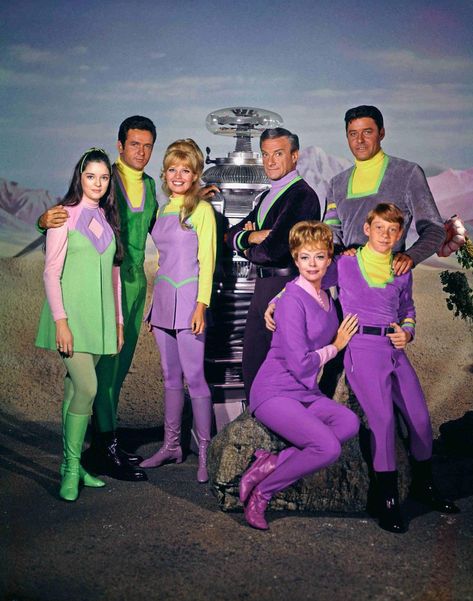 Lost In Space Cast, Space Tv Series, Space Tv Shows, 1960s Tv Shows, Sci Fi Tv Series, Space Tv, Sci Fi Tv Shows, Vintage Television, Sci Fi Shows