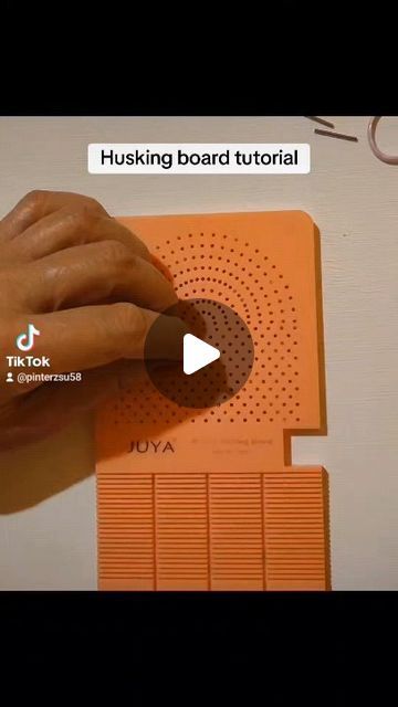 Quilling Board Tutorials, How To Use Quilling Tools, Husking Board Quilling, Quilling Techniques, Instagram