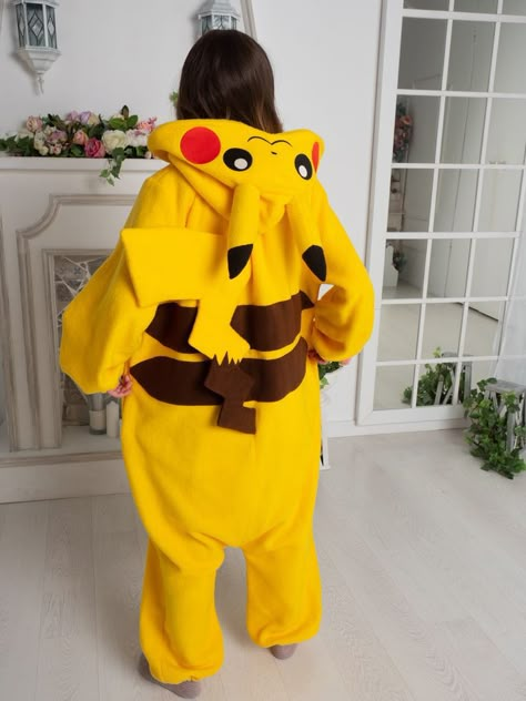 Pikachu Clothes, Pokemon Kigurumi, Adult Onesie Pajamas, Womens Onesie, Onesie Costumes, Plus Size Halloween Costume, Cute Pajama Sets, Cute Sleepwear, Trendy Hoodies