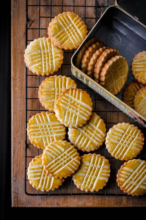 If there’s one cookie that defined my childhood, it is undoubtedly this one: the Breton Salted Butter Sablé, also known in French as the Galette Bretonne. It is a crisp, “sandy” cookie made w… Sable Cookies, French Cookies, Delicious Christmas Cookies, Cookie Tin, Cookie Time, Baking Project, Biscuit Cookies, Protein Snacks, Tea Cakes