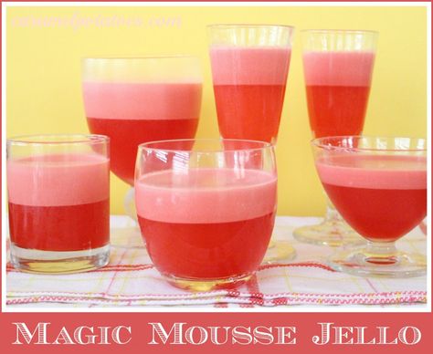 Magic Mousse Jello Layered Jello Recipe, Jello Mousse, Jello With Cool Whip, Jello Pudding Desserts, Jello Parfait, Jello Deserts, Keto Pizza Casserole, Cool Whip Desserts, Layered Jello