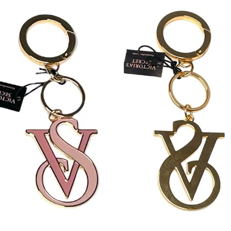 Victoria’s Secret Logo Key Fob Keychain Pink, Gold New Without Tags, Never Used Measures Approx 5 7/8 Inches Long 1 7/8 Across The Widest Section Purse Charm Style Number 11208315 Pink Key Chains, Victoria Secret Accessories, Things I Wanna Buy, Burlington Finds, Victoria Secret Keychain, Car Keychain Ideas, Secret Wallet, Teen Gifts, Dream Wishlist