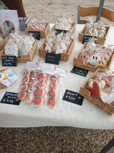 Cookie Counter Display, Bakers Market Stall, Sweets Vendor Booth, Bake Sale Stand Ideas Display, Cookies Booth Display, Cookie Sales Display, Pastry Stand Display, Craft Show Cookie Display, Baking For Markets