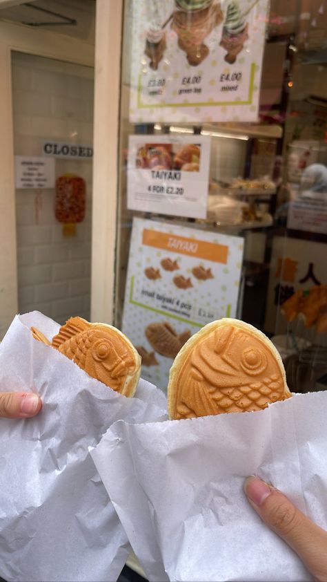 London Chinatown Food, China Town London Food, Chinatown Aesthetic, Chinatown Food, London Photo Ideas, Chinatown London, Korean Life, London Girl, London Itinerary