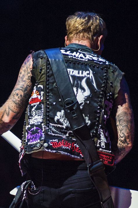 Battle Jacket's Blog Battle Jackets, Punk Fashion Diy, Battle Jacket, Metal Clothing, Rock Outfits, James Hetfield, Metal Fashion, Rocker Style, Elegant Man