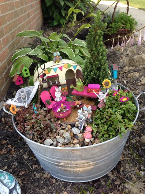 Camping Fairy Garden Ideas, Fairy Garden Camping Theme, Fairy Camping, Fairy Garden Camper, Lake Deck, Fairy Garden Pots, Indoor Fairy Gardens, Garden Houses, Enchanted Fairy