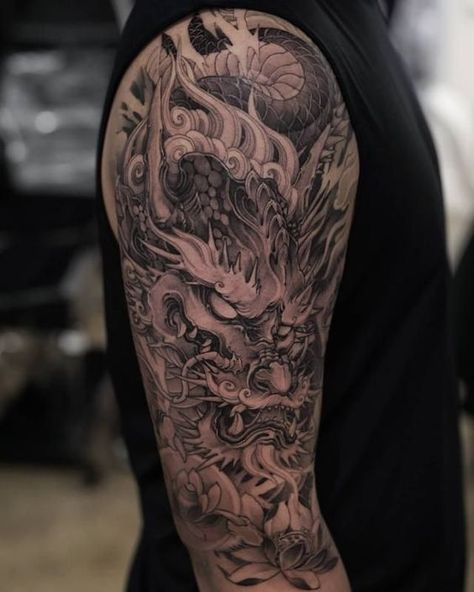 Japanese Dragon Tattoo Designs, Black Dragon Tattoo, Japanese Leg Tattoo, Dragon Head Tattoo, Dragon Tattoo Meaning, Red Dragon Tattoo, Tattoo Japanese Style, Tato Naga, Koi Tattoo Design