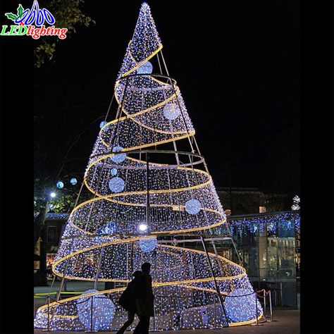 Source led spiral outdoor giant christmas tree on m.alibaba.com Christmas In London, Puerto Princesa, Christmas Light Displays, Large Christmas Tree, Merry Christmas Images, London Christmas, W Hotel, Noel Christmas, Tree Lighting