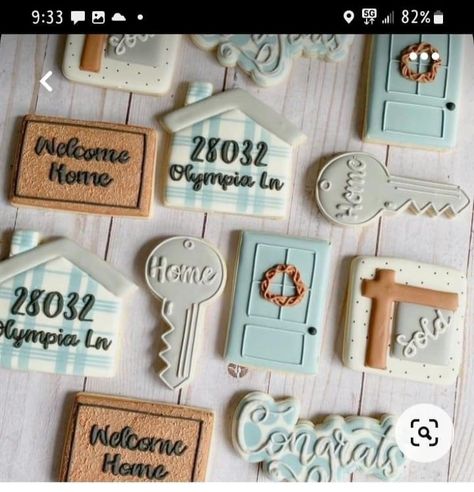 Realtor Cookies, Housewarming Ideas, Halloween Sugar Cookies Decorated, House Cookies, Flooding Cookies, Cookies Theme, Cookie Decorating Party, Sugar Cookie Royal Icing, House Blessing