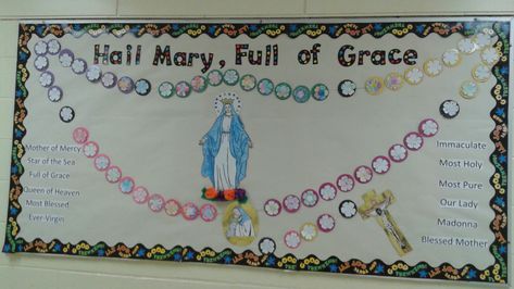 Mother Mary Mary Bulletin Board Ideas, Rosary Bulletin Board, Catechism Crafts, Catholic Bulletin Boards, Easter Bulletin Boards, Advent Decorations, Christian Illustration, Bulletin Board Design, Church Bulletin