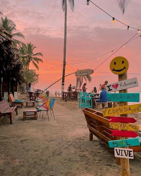 Florida Beach Aesthetic, Surf Vibes, Beach Sign, Hawaii Life, Summer Goals, Ocean Vibes, Florida Beach, Paradise On Earth, Shooting Photo