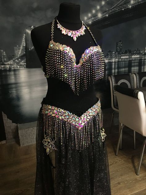 Belly Dancer Outfits, Belly Dancer Costumes, Belly Dance Dress, Hot Halloween Outfits, Belly Dance Outfit, Black Backless Dress, Dancers Outfit, Disney Princess Dresses, Belly Dance Costume