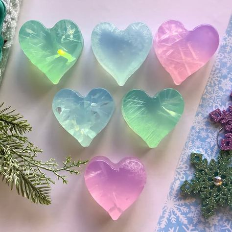 Heart Soap Ideas, Bath Styling, Soap Making Tutorials, Soap Packaging Design, Easy Soap Recipes, Jelly Soap, Diy Soap Recipe, Soap Melt And Pour, Handmade Soap Recipes