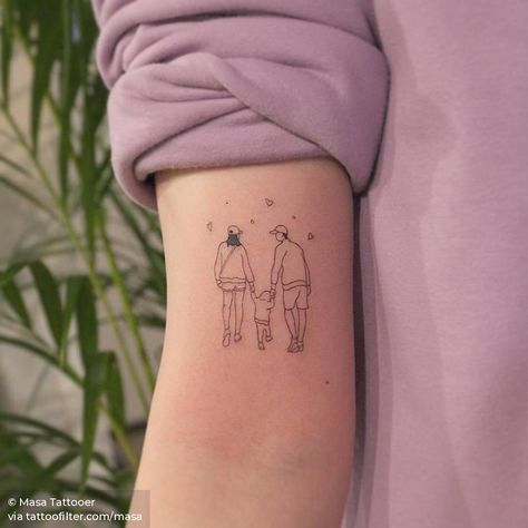 Family. Grandparents Tattoo, Unique Small Tattoo, Small Shoulder Tattoos, Family Tattoo Designs, Tattoo Schrift, Small Tattoos With Meaning, Small Tattoos Simple, Simple Tattoo Designs, Small Tattoo Ideas