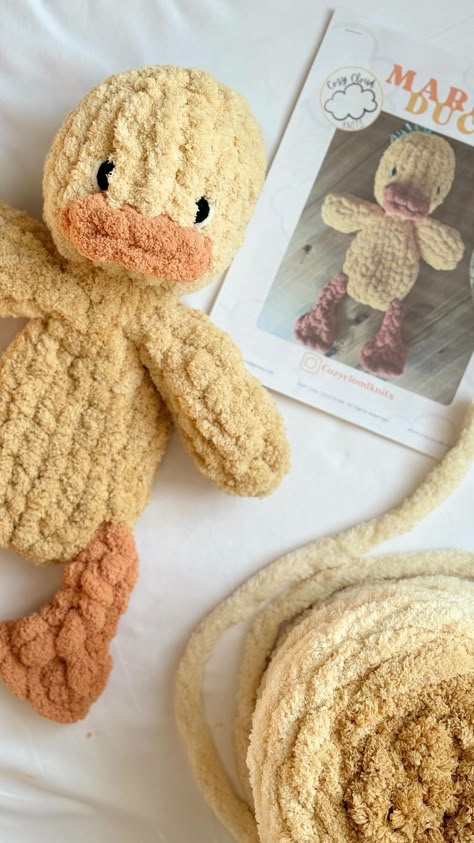 Cozy Cloud Knits ✿ Nicole Panchley | Back by popular demand, hand knit chunky toddler snugglers 🦁🐥🦖 I first started creating these back in 2021…but then life got crazy and I... | Instagram Yarn Animals, Knitted Stuffed Animals, Arm Knitting Blanket, Finger Crochet, Hand Knitting Diy, Handmade Stuffed Animals, Chunky Knitting, Plushie Patterns, Finger Knitting