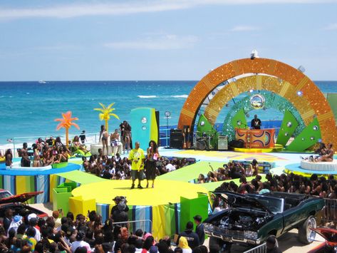 Beach Concert, Outdoor Stage Design, Festival Stage, Music Festival Decor, Miami Vice Theme, Outdoor Stage, Event Stage, Concert Stage, Event Activities