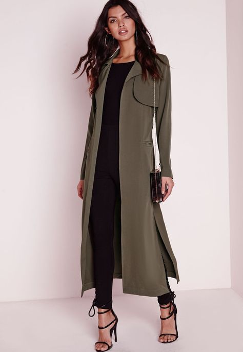 Duster Coat Outfit, Duster Outfit, Adidas Hose, Style Coat, Green Coat, Coat Outfits, Looks Chic, Waist Belt, Look Fashion