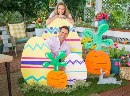 Large Easter Egg Decor, Outside Easter Decorations, Easter Outdoor Decorations, Outdoor Easter Decor, Easter Yard Art, Easter Yard Decorations, Easter Outdoor, Easter Wood Crafts, Easter Backdrops