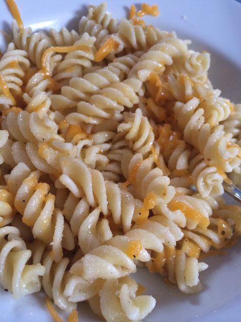 Plain pasta with butter and cheese. Simple yet delicious! Pasta With Butter, Plain Pasta, Pasta With Cheese, Butter Pasta, Yummy Comfort Food, Cheese Pasta, Food Obsession, Food Cravings, Food Dishes