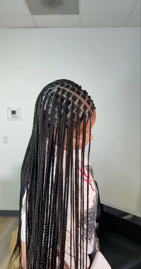 Small Knotless Box Braids With Big Parts, Medium Knotted Box Braids, Small Braid Parting Pattern, Braiding Grid, Big Parts Small Knotless Braids, Thin Knotless Braids, Mini Knotless Braids, Straight Box Braids, Box Braids Parting