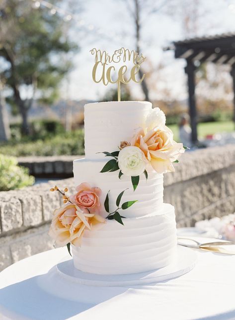 Peach And Ivory Wedding, Ivory Wedding Cake, Outdoor Wedding Photography, Gold Wedding Cake, Wedding Palette, White Wedding Cake, Minnesota Wedding, Wedding Cake Inspiration, Peach Wedding